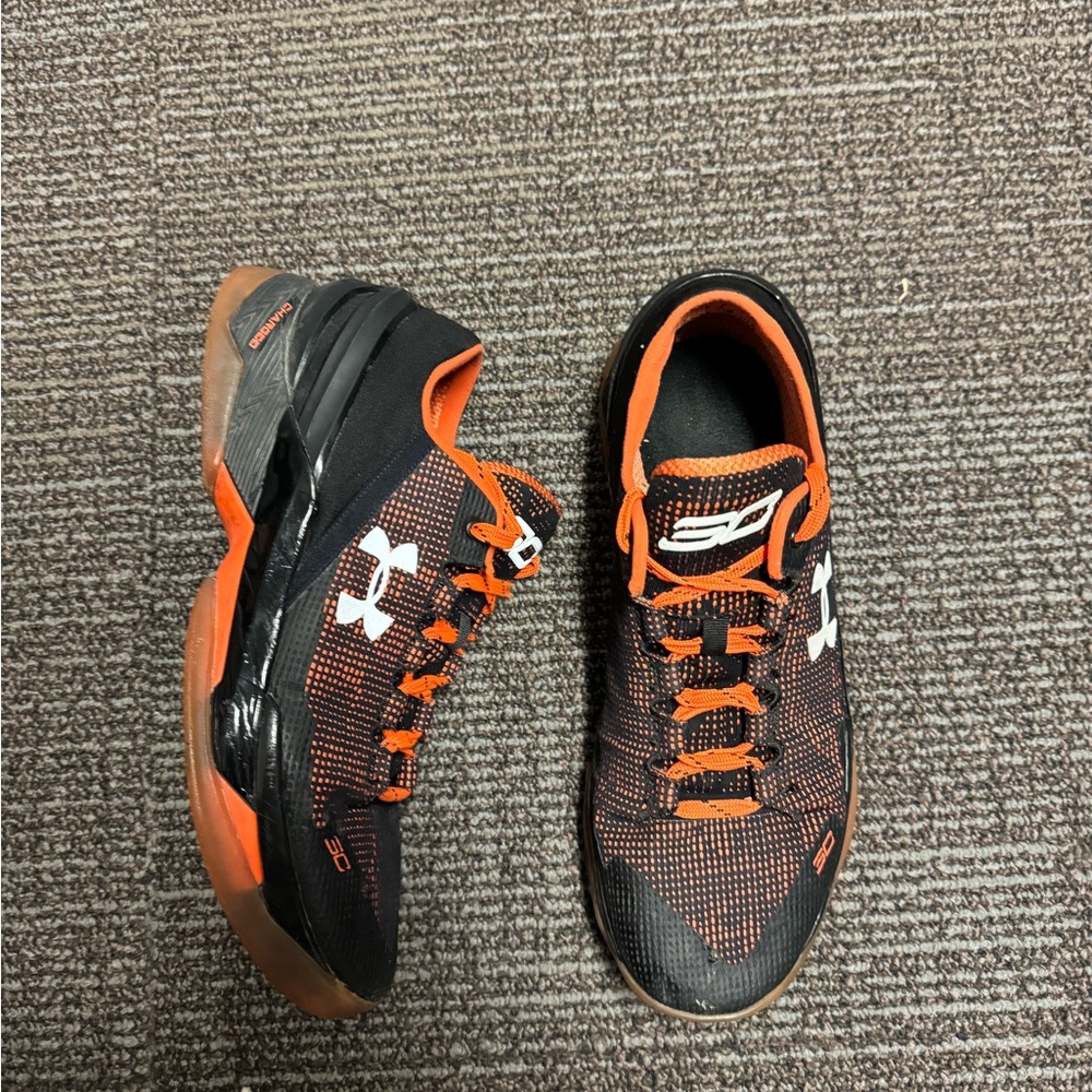 Curry 2 low “giants”